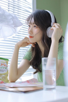 宝贝乖女水真多小芳在线观看